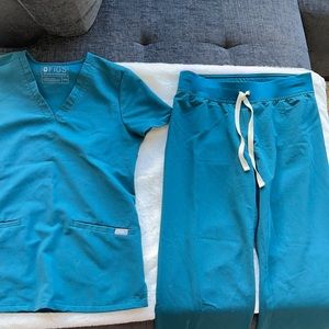 Caribbean blue figs scrub set